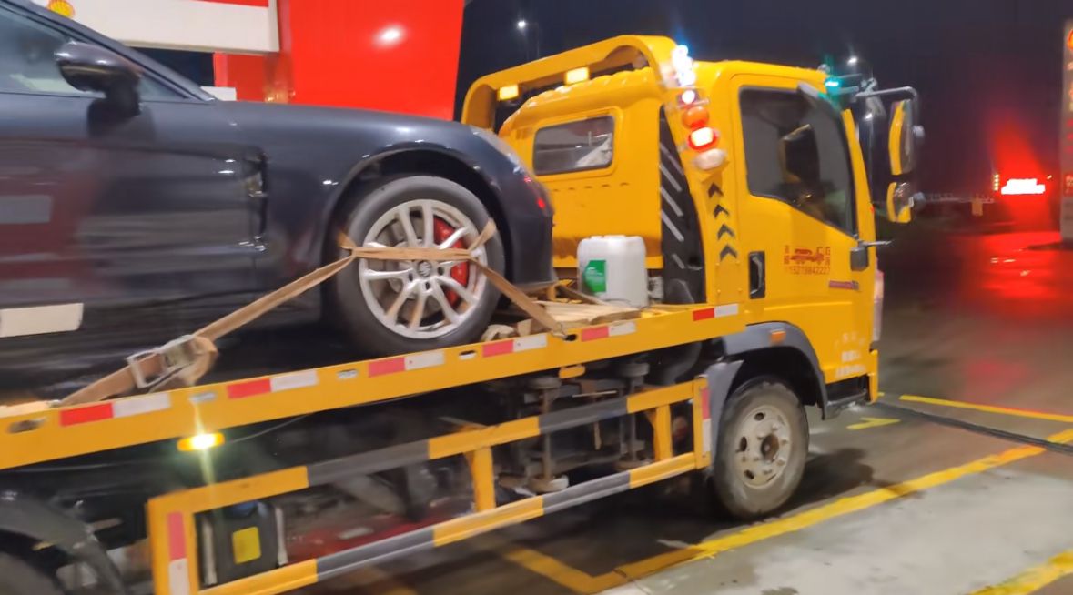 河北行车途中遇到突发状况该如何呼叫道路救援？